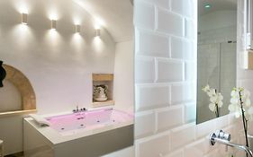 Amate Suite